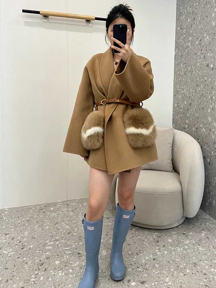 Blusão Feminina de Inverno com Bolsos Toque de Cashmere – (Promoção de Inverno 2026)