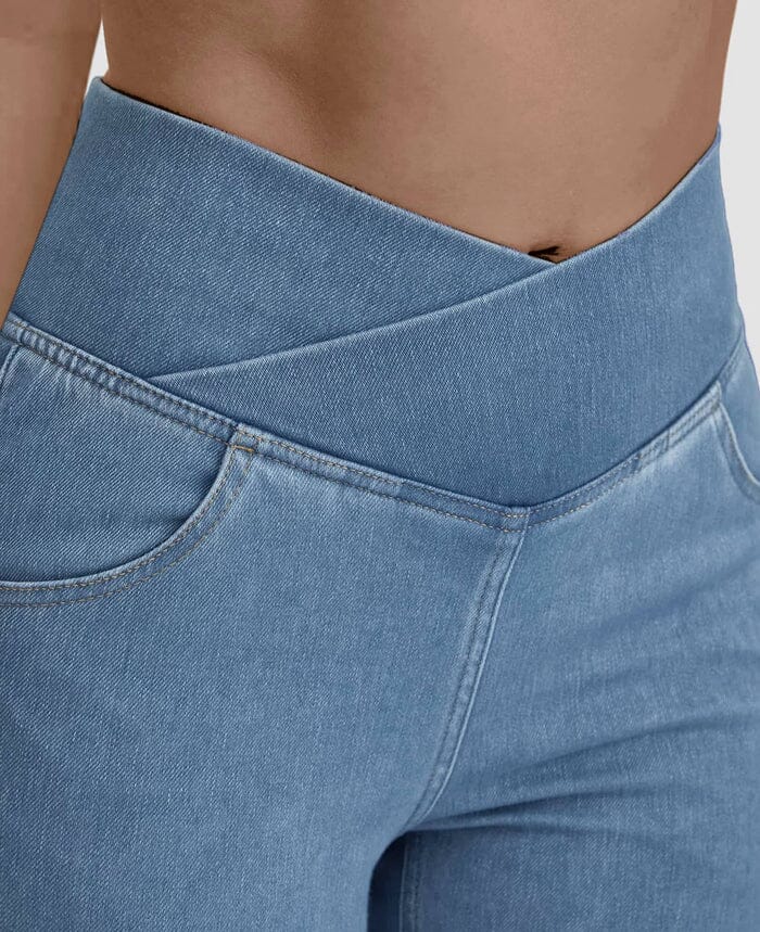 Calça Jeans de Cintura Alta Cruzada FEMININO - ROUPAS - CALÇA 2 Dm Stores