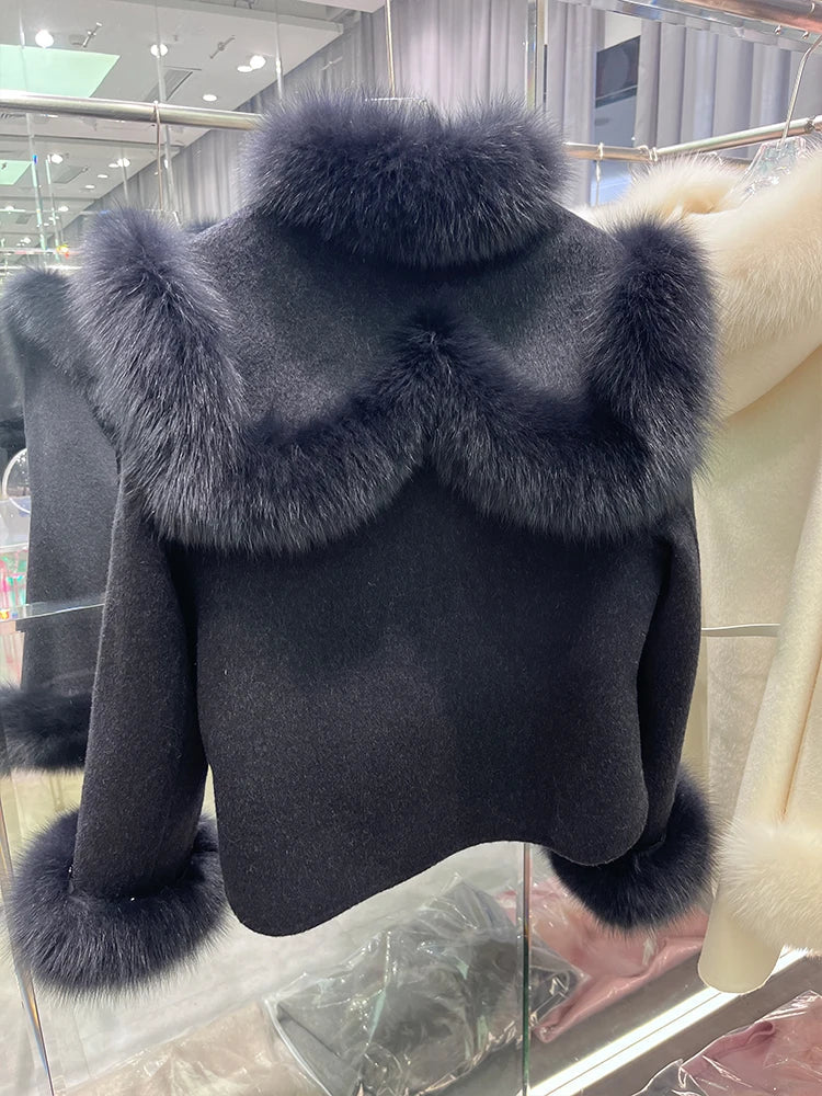 Casaco Feminino Curto de Lã com Gola Confortável – (Promoção de Inverno 2026)