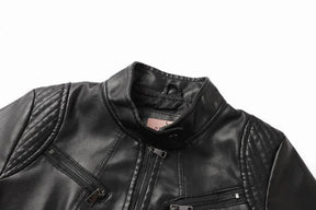 Jaqueta Feminina Slim Black Luxe com Gola Alta Estilo Motociclista - (Promoção de Inverno 2026)