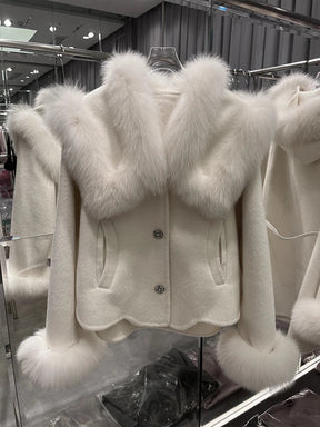 Casaco Feminino Curto de Lã com Gola Confortável – (Promoção de Inverno 2026)
