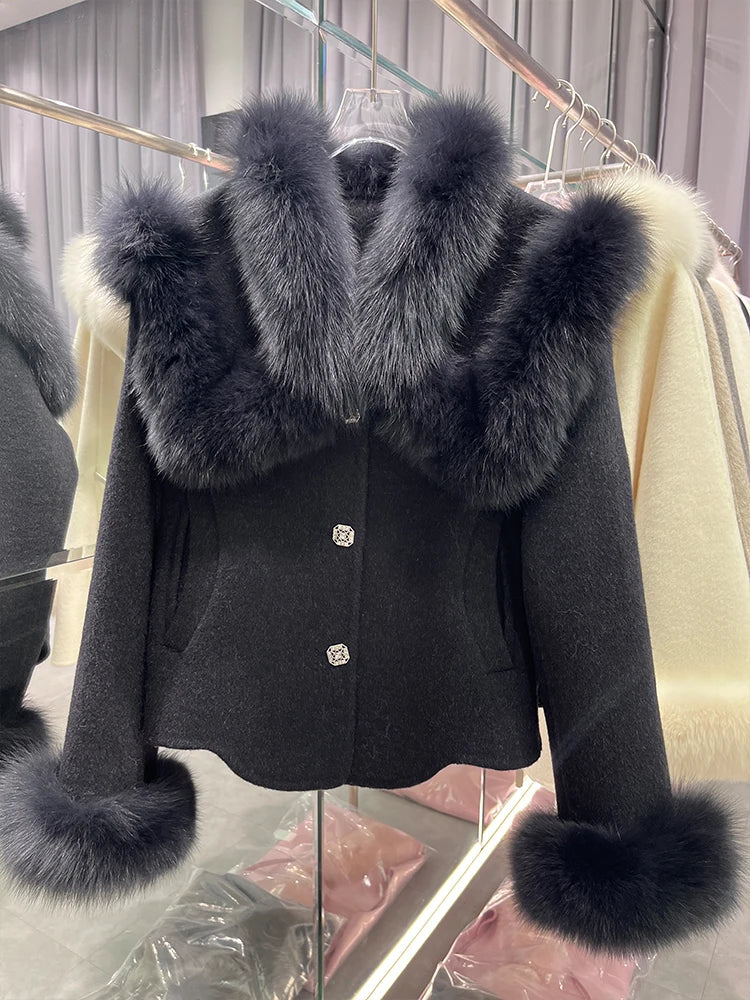 Casaco Feminino Curto de Lã com Gola Confortável – (Promoção de Inverno 2026)