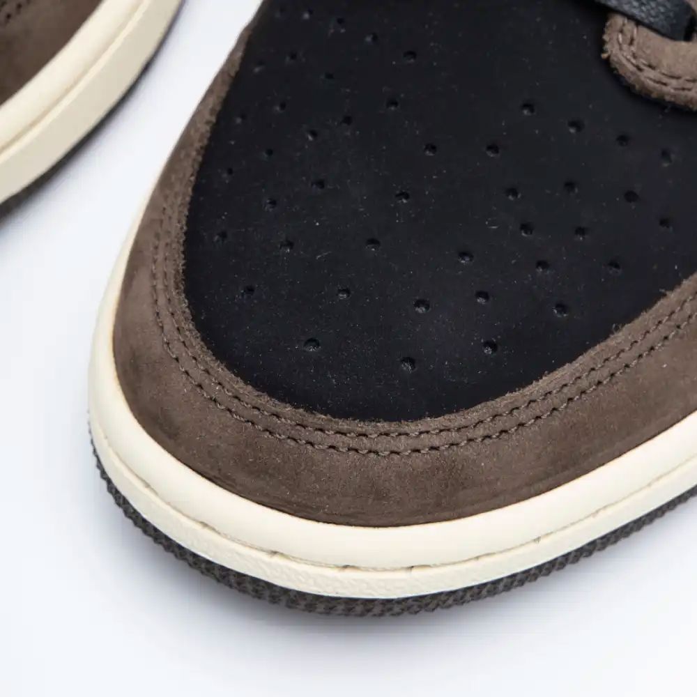 Travis Scott x Air Jordan 1 Low Retro SP Dark Mocha Tênis Nike Jordan 1 Low Archaeo Brown Dm Stores 